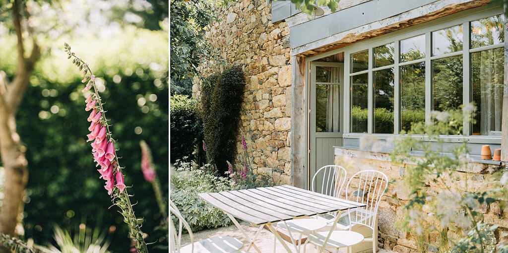 Terrasse mit Gartenmöbeln im Ferienhaus in der Bretagne